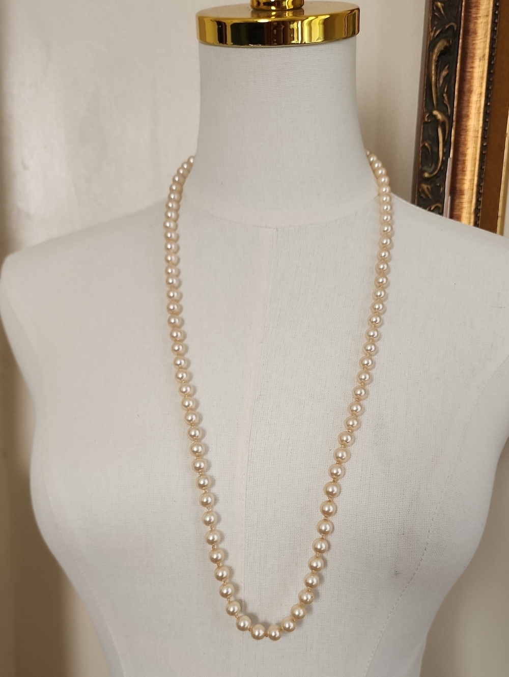 Classic Faux Japanes 90's Pearl Necklace in Cream